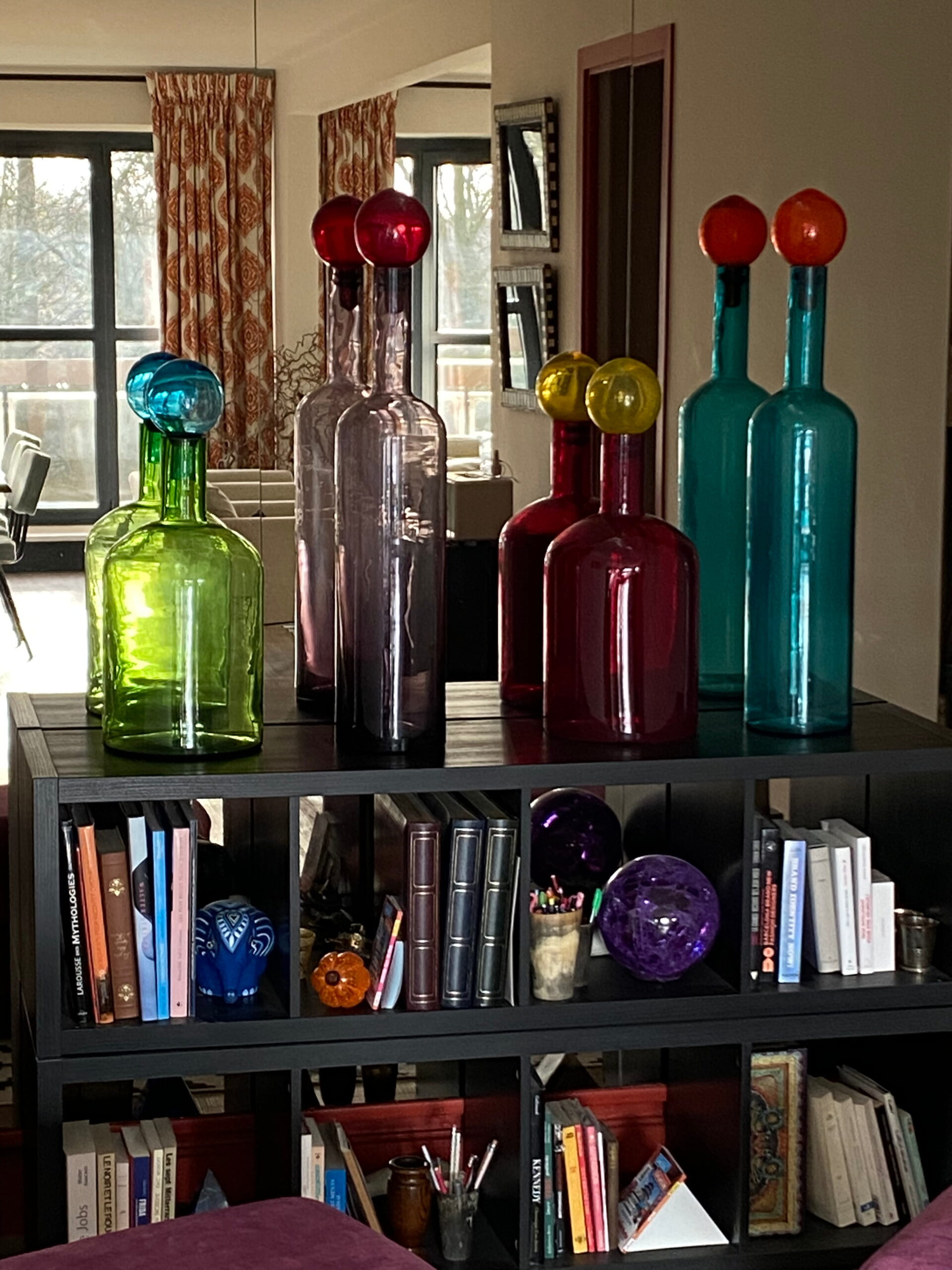 Marishka_interieur_deco10 Appartement de 114 m² à Saint-Cloud décoré par Marishka Intérieur, intérieur lumineux et chaleureux ouvert sur le paysage.